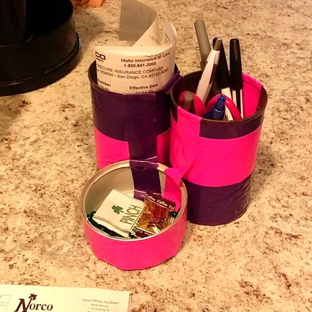 Hand made to order.Pen holder and utility cups made by my friend Janie☺